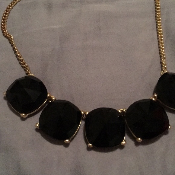 Black statement necklace - Picture 2 of 3